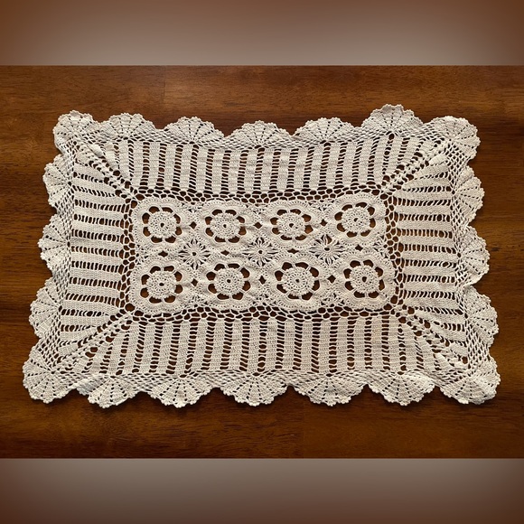 ๐งถ Hand Crochet Doily (Rectangular) - Picture 2 of 8